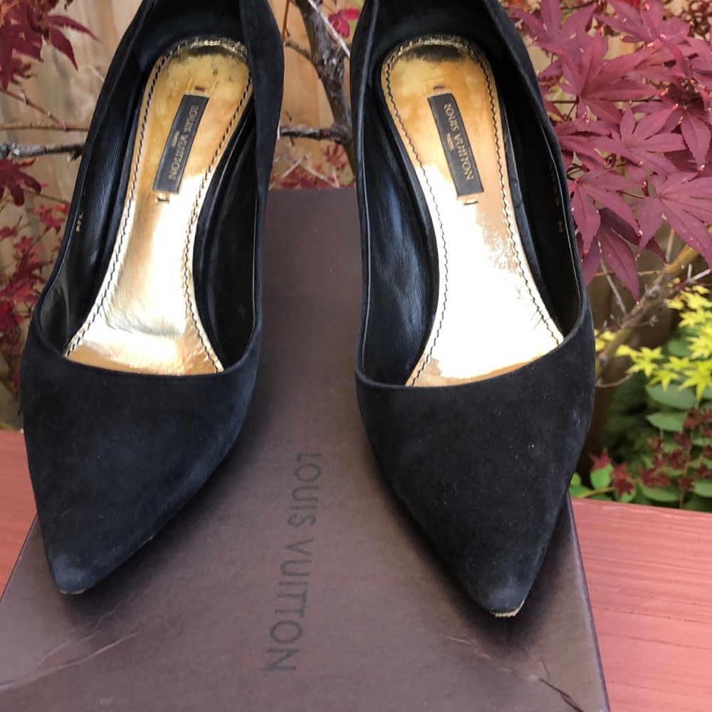 Louis Vuitton black leathervelvet shoes, size 35, heels 2.5” not in original box